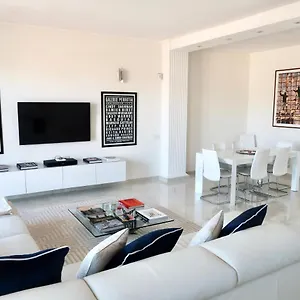 lux-180sqm-flat-entire-last-floor-parking-spot.italymilanhotels.net/