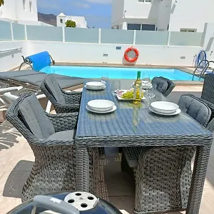 villa-pousadoiro-lanzarote.in-canary-islands.com/